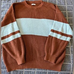 Aritzia TNA Sweater. Size L.